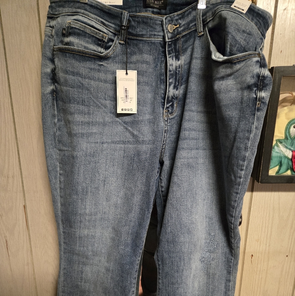Judy Blue Non Distressed 22w